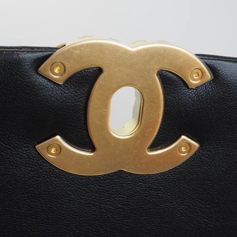 CHANEL 黑金 19 bag中號-24