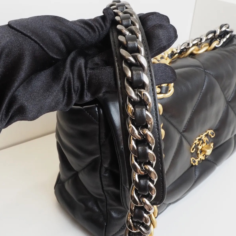 CHANEL 黑金 19 bag中號-25