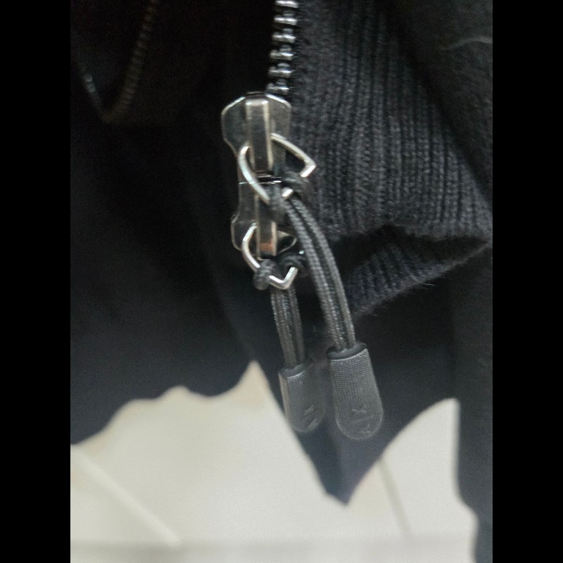 ARMANi 針織長袖連帽外套-11