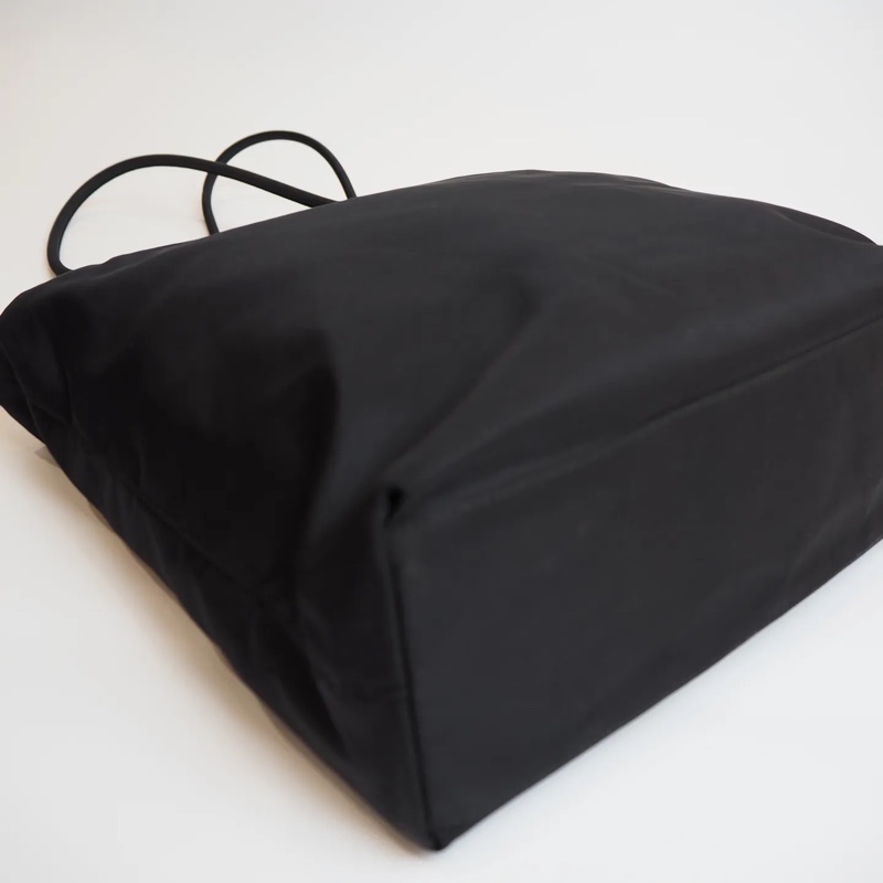 PRADA 降落傘單肩包-12