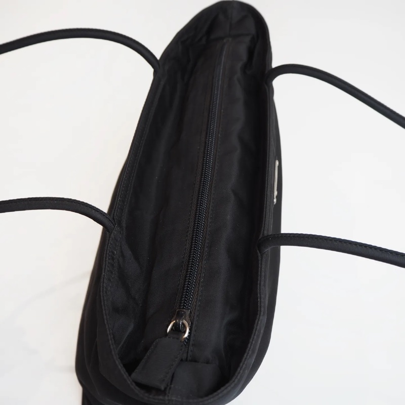 PRADA 降落傘單肩包-18