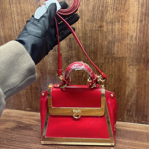 Salvatore Ferragamo 紅色手提包