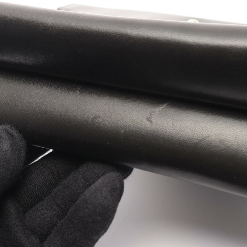 香奈兒 COCO 標誌鏈條單背包,羊皮材質,黑色/白色,二手,金色五金 CC-3