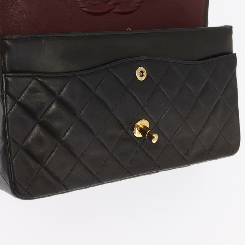 【日本直送】香奈兒 Matelasse 25 鏈條肩背包,羊皮材質,黑色,金色雙C標誌,正品編號 158894SAV-19