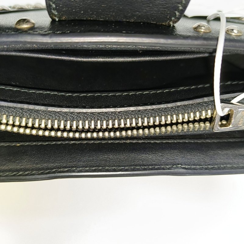 PRADA黑色牛皮鉚釘手拿包銀色五金-6