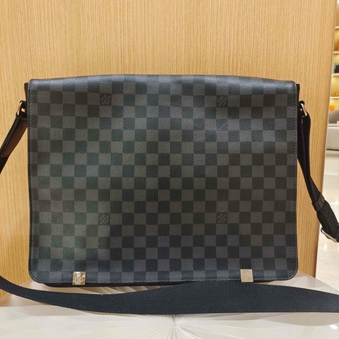 97新LouisVuitton路易威登 District 黑棋盤格翻蓋郵差包  38*30cm