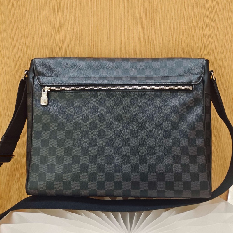 97新LouisVuitton路易威登 District 黑棋盤格翻蓋郵差包 38*30cm-1