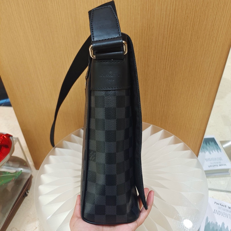 97新LouisVuitton路易威登 District 黑棋盤格翻蓋郵差包 38*30cm-2