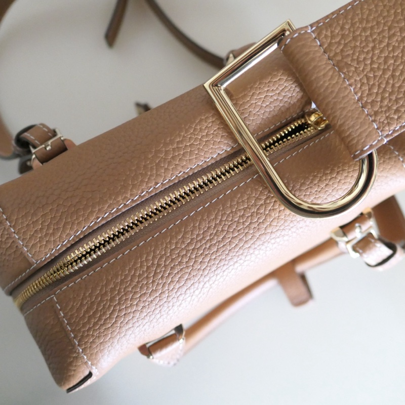 Delvaux Cool Box mini經典尺寸,金金經典配色,9成9新-1