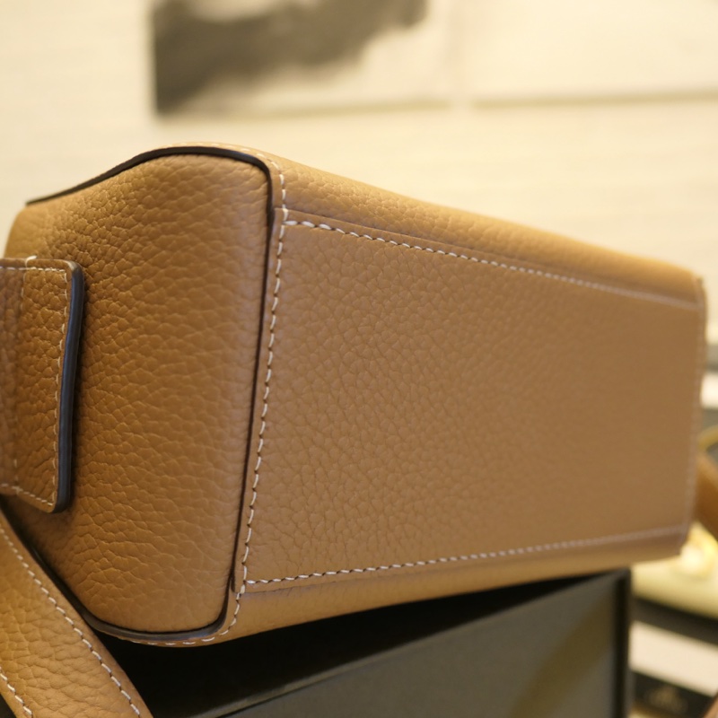 Delvaux Cool Box mini經典尺寸,金金經典配色,9成9新-7