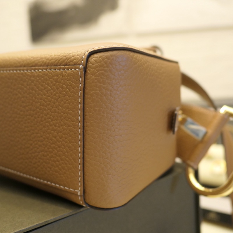 Delvaux Cool Box mini經典尺寸,金金經典配色,9成9新-8