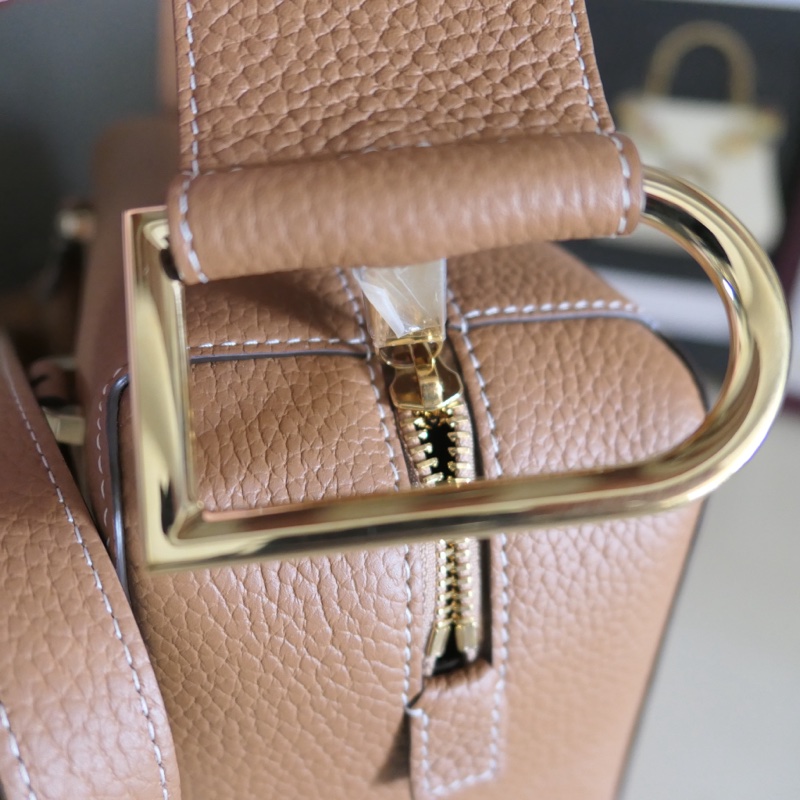 Delvaux Cool Box mini經典尺寸,金金經典配色,9成9新-19