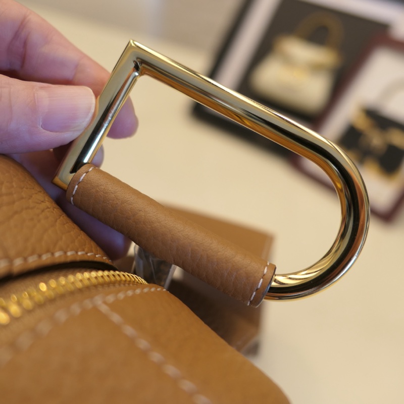 Delvaux Cool Box mini經典尺寸,金金經典配色,9成9新-22