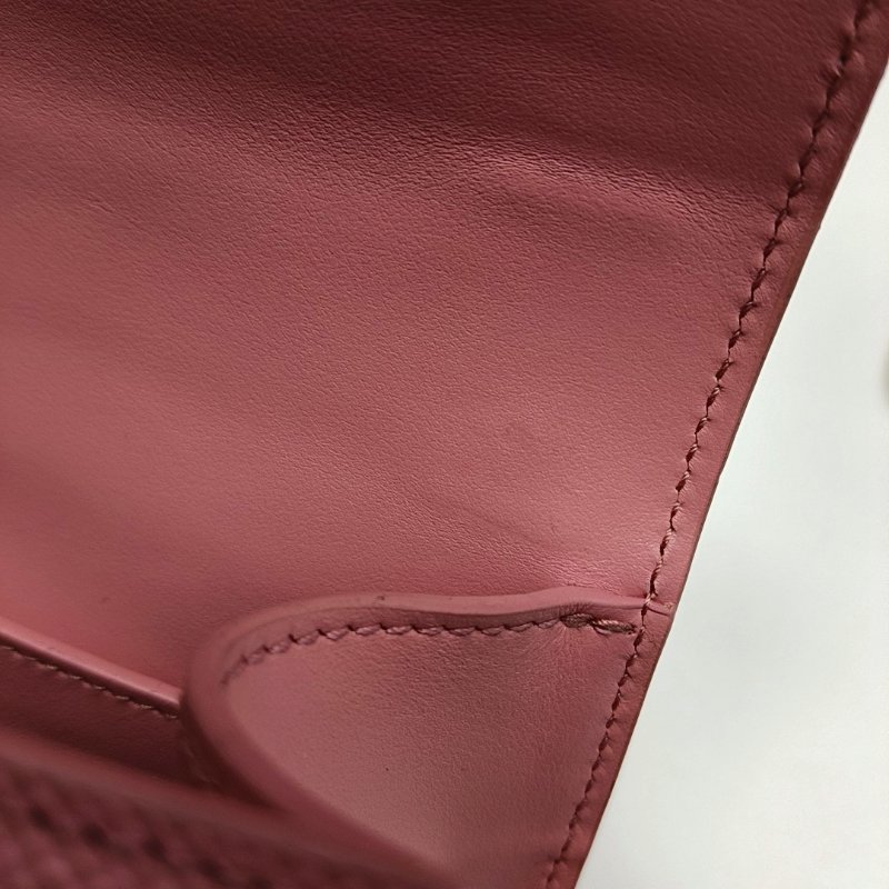 PRADA Monochrome粉色牛皮十字紋斜挎包銀色五金-9