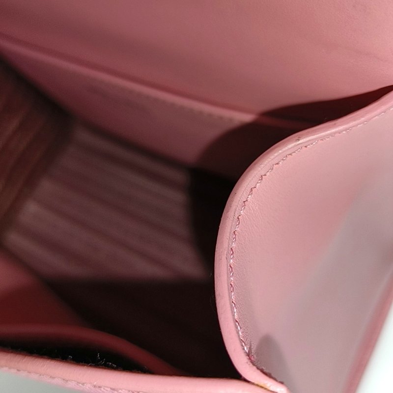 PRADA Monochrome粉色牛皮十字紋斜挎包銀色五金-13