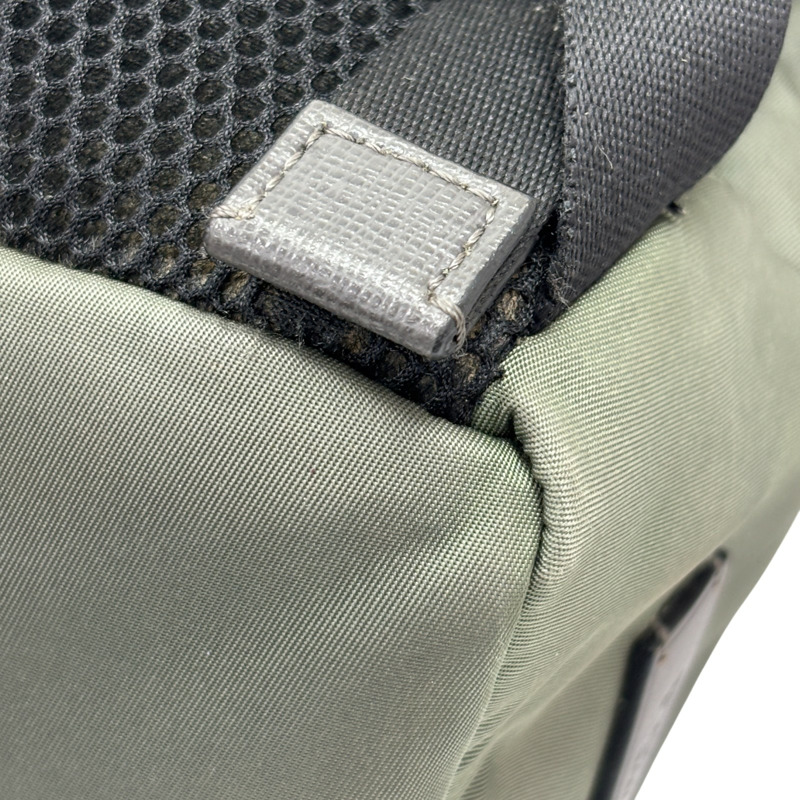 卡其色 尼龍 Bag Bugs 後背包 【FENDI 芬迪】 7VZ012-12