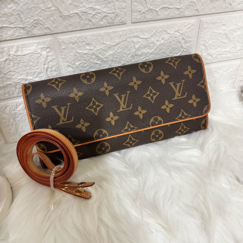 LOUIS VUITTON LV M51852 RiE 肩背 小包-2