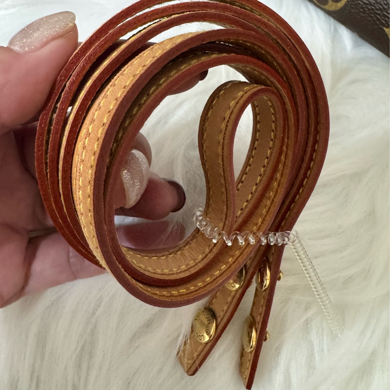 LOUIS VUITTON LV M51852 RiE 肩背 小包-6