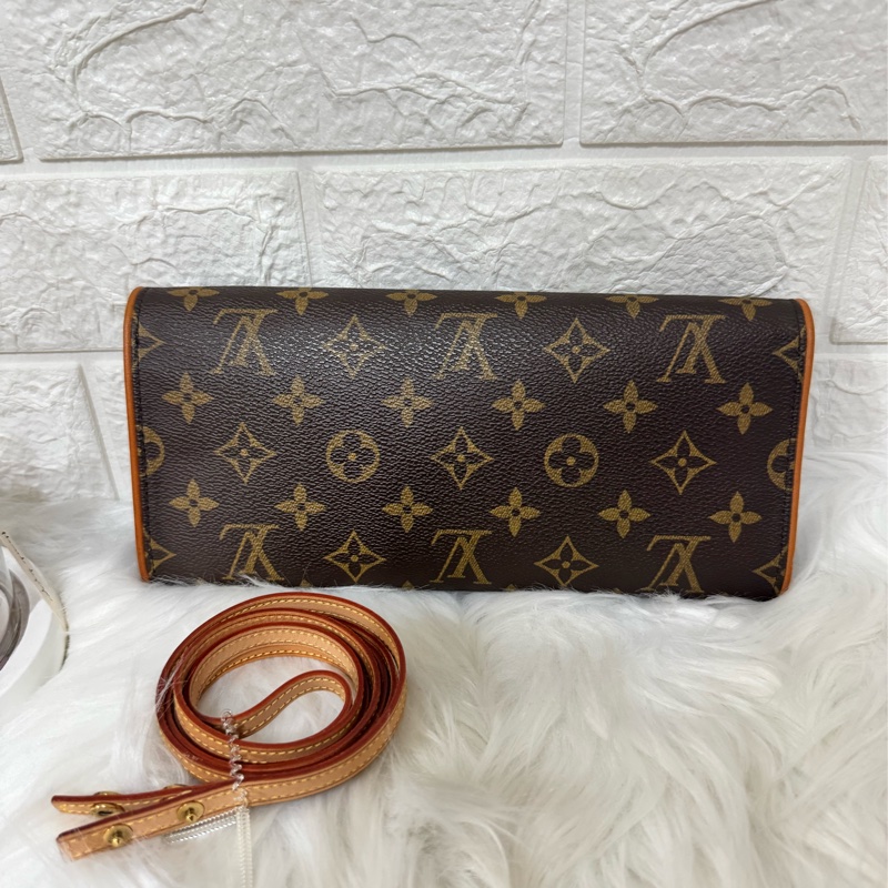 LOUIS VUITTON LV M51852 RiE 肩背 小包-12
