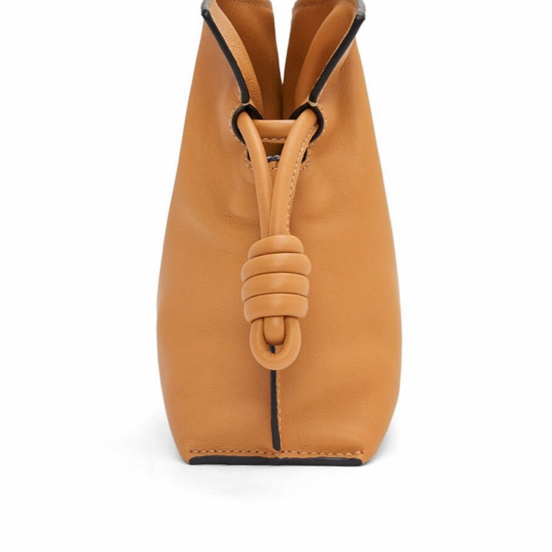 Loewe 女士 迷你Flamenco clutch抽繩單肩包均碼碼23.9cm*9cm*18cm-2