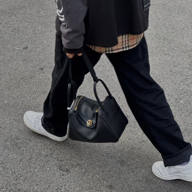 HERMES Lindy 26 - 黑金 B-10
