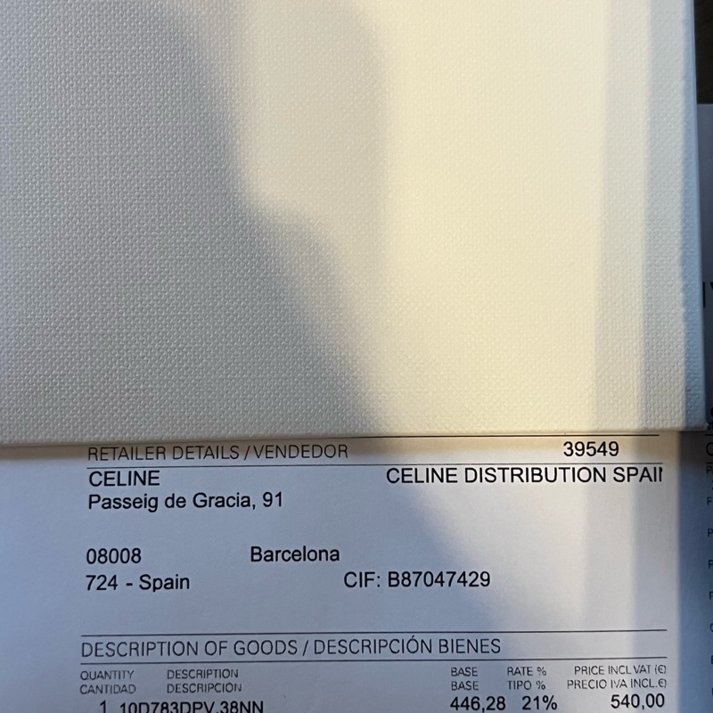 Celine TRIOMPHE小號翻蓋錢包 (so black)-2