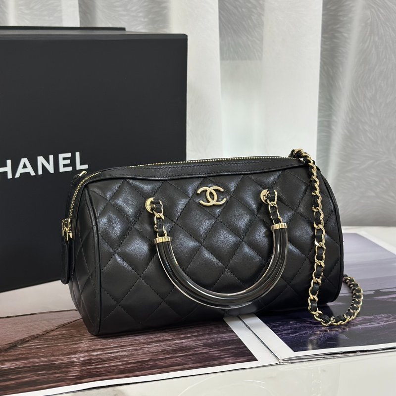 CHANEL 菱格紋小羊皮保齡球包 - 黑金-2