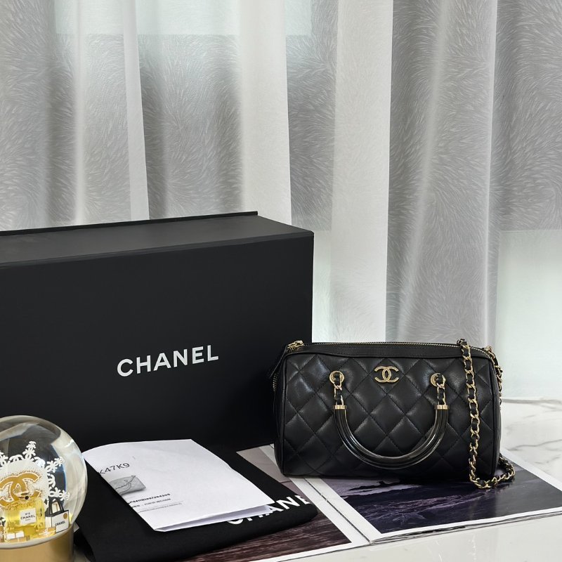 CHANEL 菱格紋小羊皮保齡球包 - 黑金-7