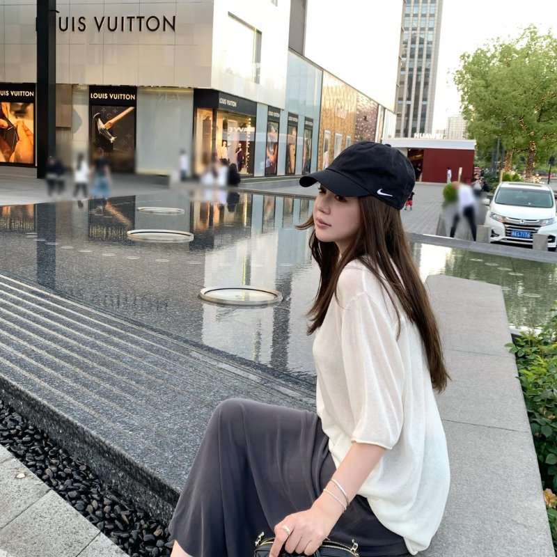 CHANEL 菱格紋小羊皮保齡球包 - 黑金-8