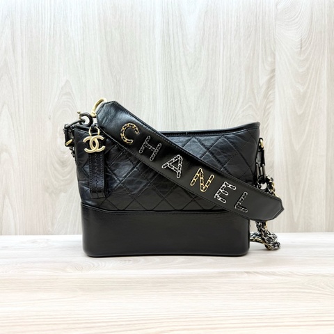 Chanel黑色揉製牛皮菱格纹新中號手把流浪包