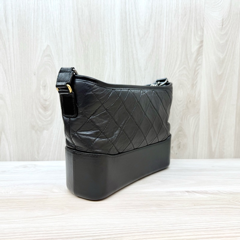 Chanel黑色揉製牛皮菱格纹新中號手把流浪包-2