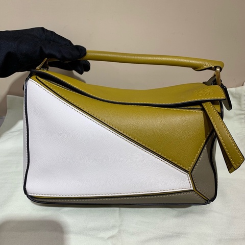 98新Loewe 羅意威 Puzzle 白拼黃  低長24  手提單肩斜挎包
