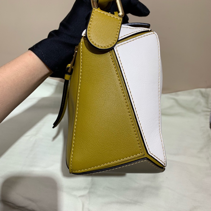98新Loewe 羅意威 Puzzle 白拼黃 低長24 手提單肩斜挎包-6
