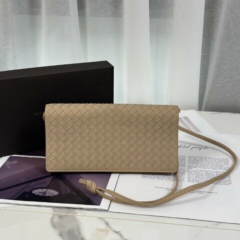 BOTTEGA VENETA Intrecciato編織斜背小包 - 米