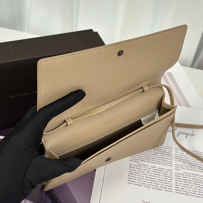 BOTTEGA VENETA Intrecciato編織斜背小包 - 米-6