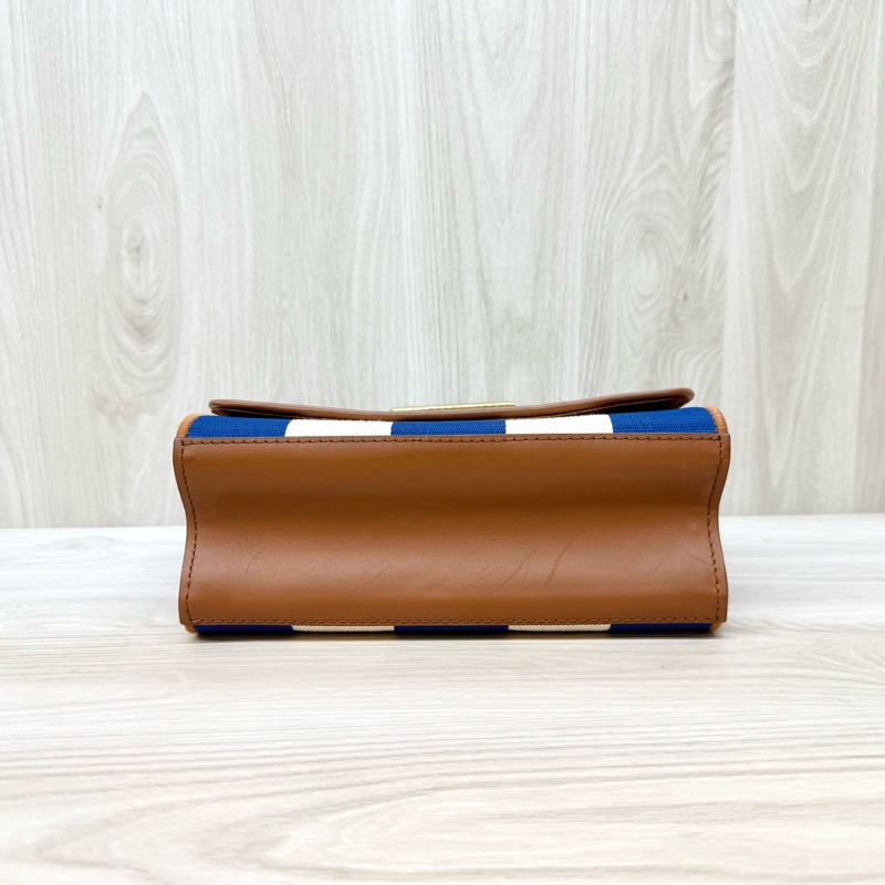 LV藍白帆布拚棕牛皮TwistMM側背包M57659-5