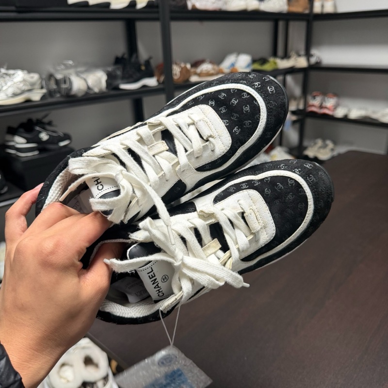 Chanel香奈兒雙c暗紋滿印運動鞋 黑白熊貓 size:38碼-1