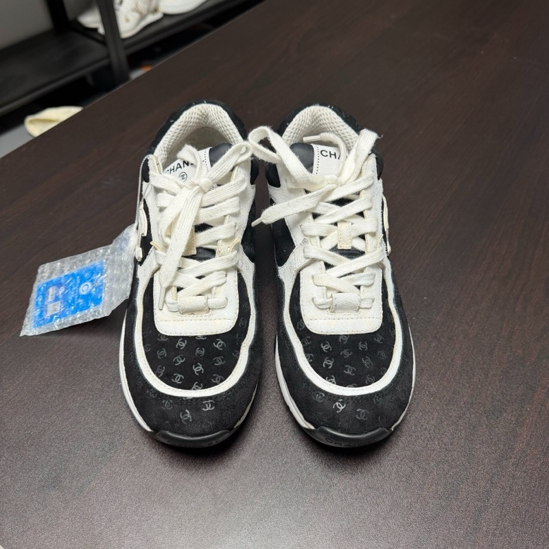 Chanel香奈兒雙c暗紋滿印運動鞋 黑白熊貓 size:38碼-2