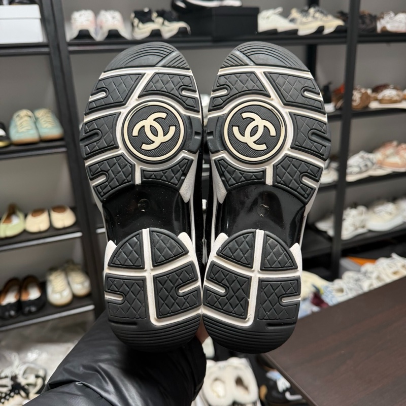 Chanel香奈兒雙c暗紋滿印運動鞋 黑白熊貓 size:38碼-6