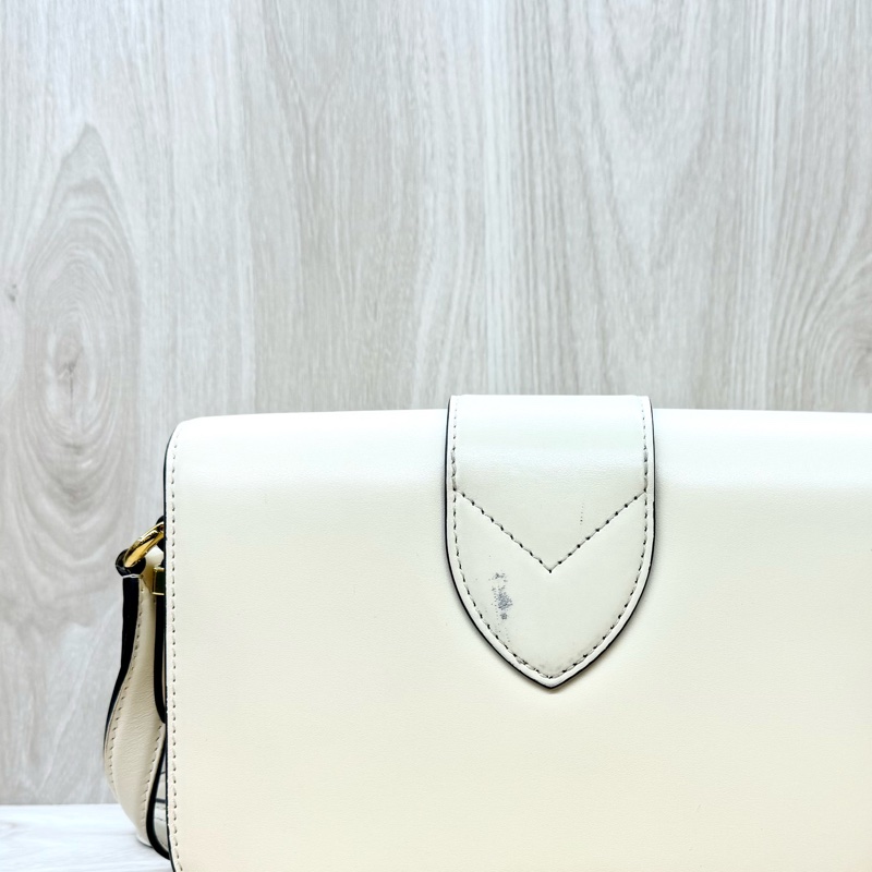 LV米白牛皮金釦下蓋Pont9 PM斜背包M55950-17