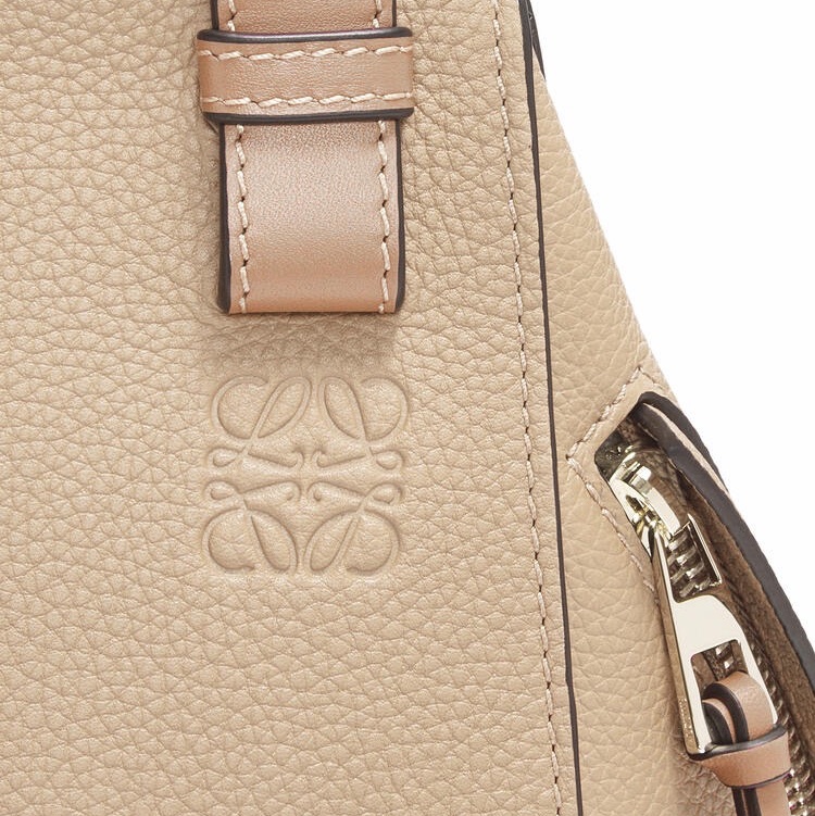Loewe 女士 粒面牛皮革 Hammock 手提包均碼碼常規、19.5cm*14.4cm*20.8cm-6