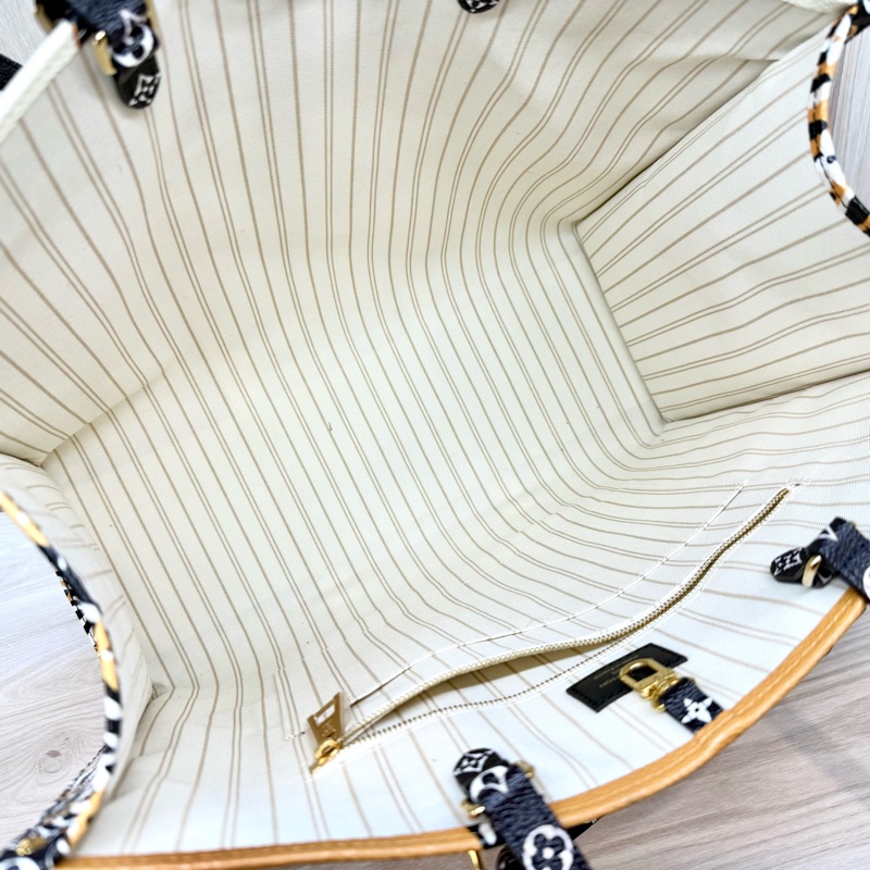 LV撞色叢林系列OntheGo GM手提托特包 M44675-8