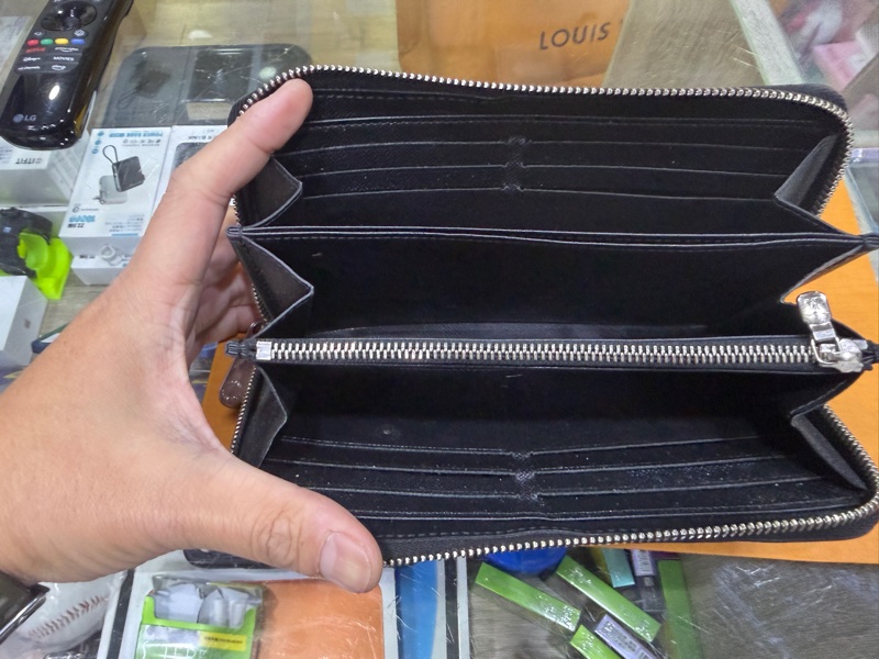 二手 Louis Vuitton 水波紋皮革拉鏈長夾-3