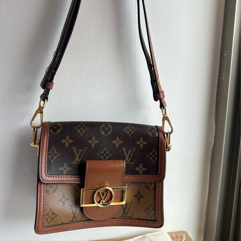 Louis Vuitton 達芙妮DAUPHINE mini 口蓋包(揹帶可調整）
