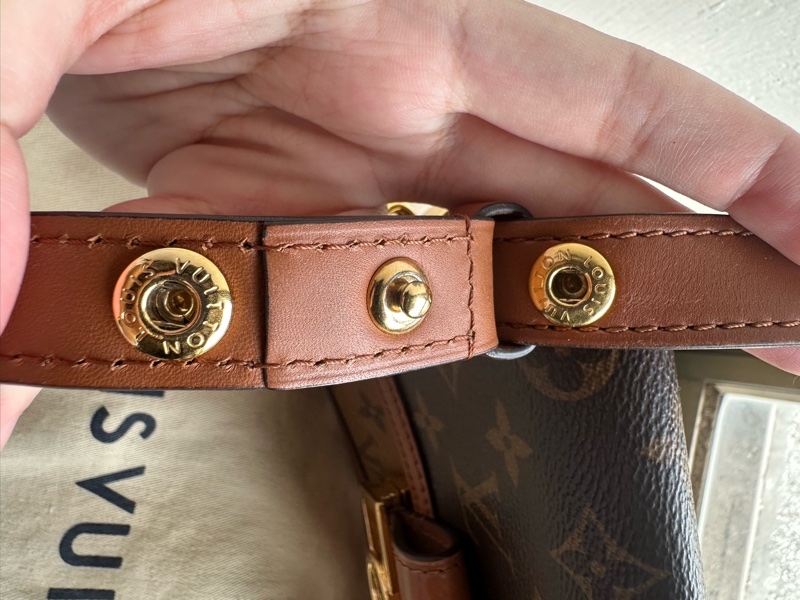 Louis Vuitton 達芙妮DAUPHINE mini 口蓋包(揹帶可調整）-15