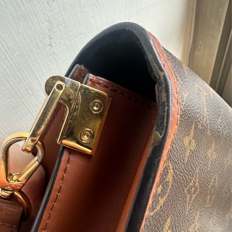 Louis Vuitton 達芙妮DAUPHINE mini 口蓋包(揹帶可調整）-17
