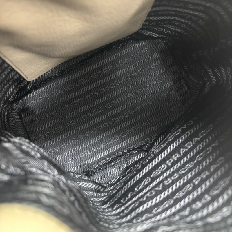 灰色 牛皮 水桶包 兩用包【PRADA 普拉達】 1BE072-5