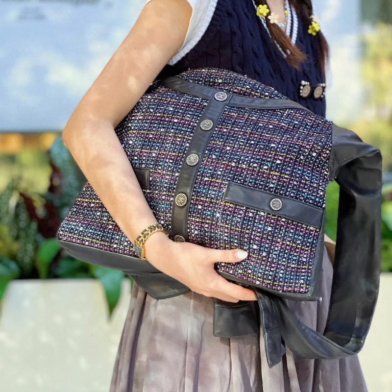 Chanel Girl Bag 黑色粗花呢衣服包 21*18*8cm 98新配件塵袋-0