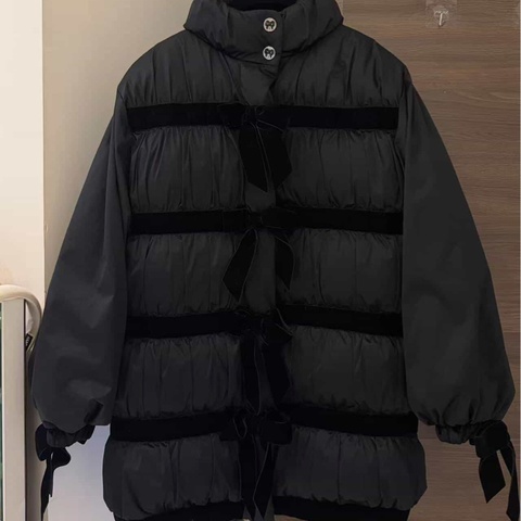 Chanel黑色蝴蝶結羽絨外套