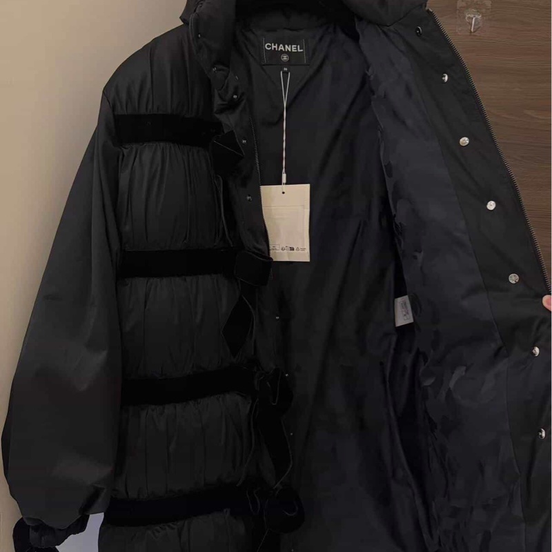 Chanel黑色蝴蝶結羽絨外套-2